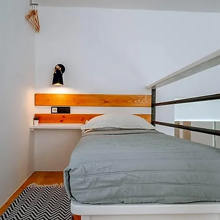 Marias Place Albergue *